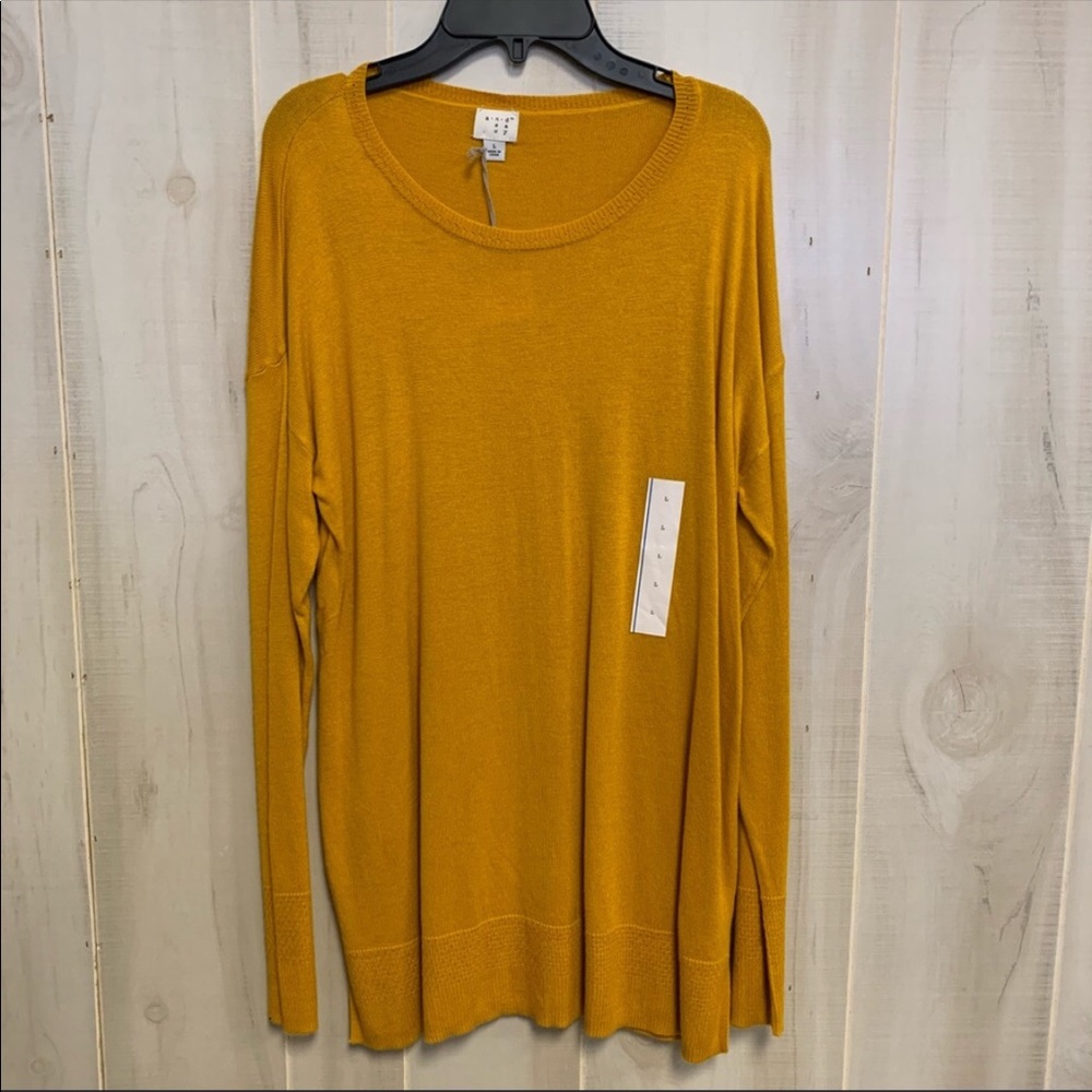 A New Day Size Large Yellow Long Sleeve Crew Neck Oversized Top